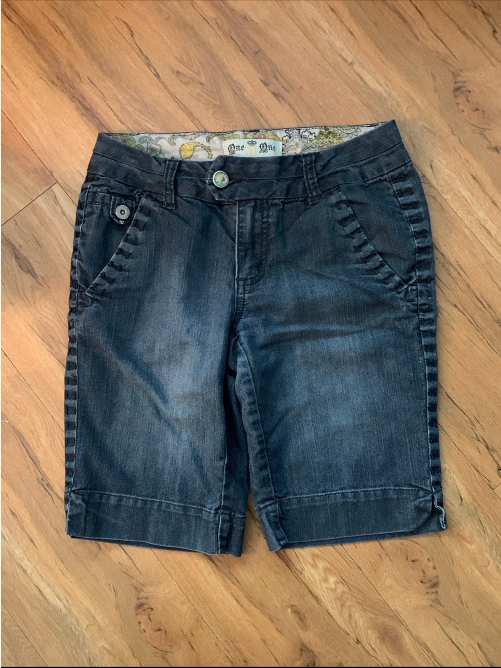 One 5 one capri shorts